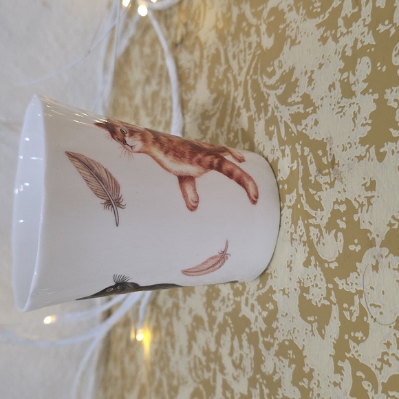 Duches Fine Bone China Cute Cat Mug with Feather Design 8oz - Picture 2 of 7